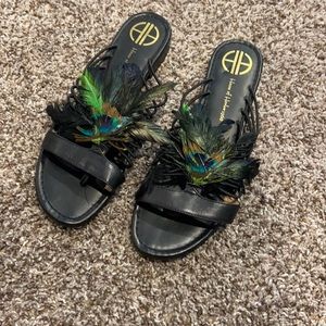 NWT House of Harlow sandals